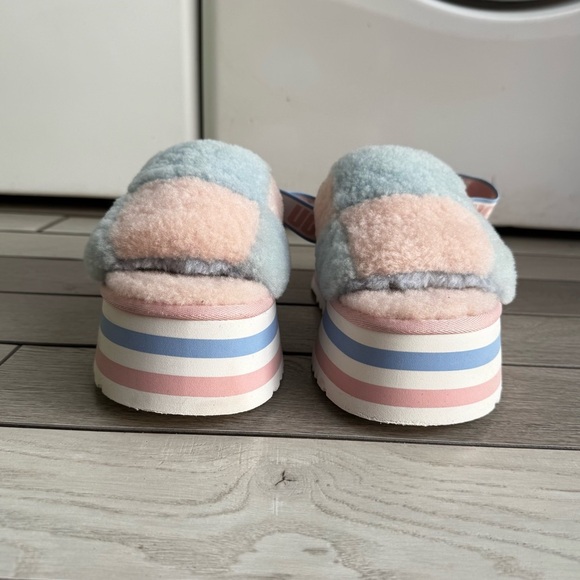 UGG Women’s Disco Checker Slide | Size: 10 | Excellent Condition - Picture 9 of 9